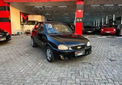 Chevrolet corsa classic life 1.0 2010 é um sedã compacto nacional que se destaca pela simplicidade