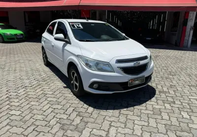 Onix lt 1.0 flex 2014, prontinho para viajar nessas férias!!