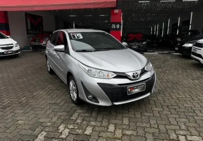 Toyota Yaris XL 1.3 – O Hatch que Une Tecnologia e Praticidade