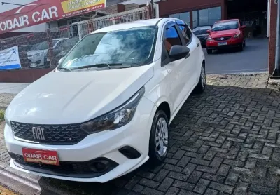 Fiat argo 1.0 completo:air bag, alarme, ar condicionado, ar quente, direção hidráulica, travas elétr