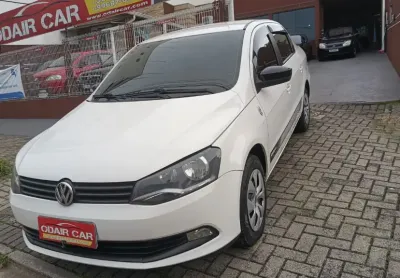 Voyage trendline 1.6 - completo:ar condicionado, ar quente, direção hidráulica, travas elétricas, vi