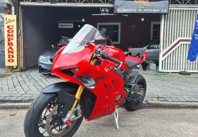 Ducati panigale v4 s 2023