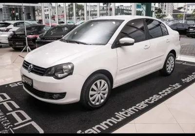 Volkswagen polo sedan 1.6 104cv mec./2013