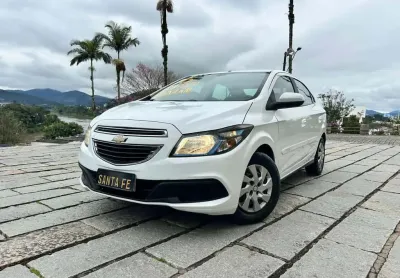 Chevrolet prisma 1.4mt lt - branca - 2014/2015