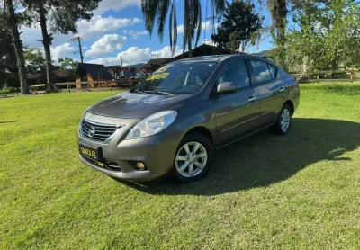 Nissan versa 1.6 sl flex - cinza - 2012/2013