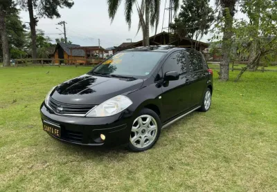 Nissan Tiida 1.8 SL FLEX - Preta - 2011/2012