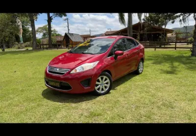 Ford Fiesta Sedan 1.6 SE - Vermelha - 2011/2012