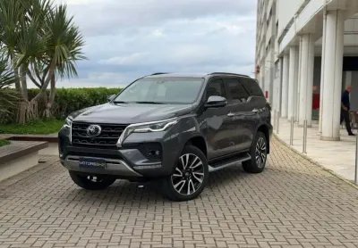 Toyota hilux sw4 2024 2.8 d-4d turbo diesel srx 4x4 automático