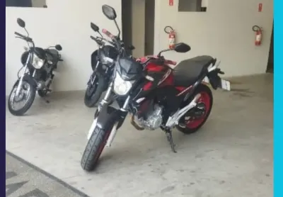 Honda twister cb 250 2020 ....  otima escolha ... busao nunca mais !!