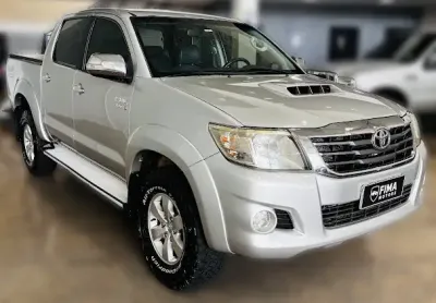 Toyota hilux srv 3.0 4x4 top - com controle de tração  - pneus novos - revisada - periciada