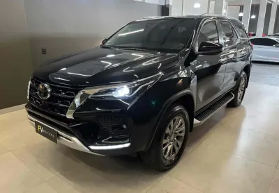 Toyota hilux sw4 2022 2.8 d-4d turbo diesel srx 7l 4x4 automático