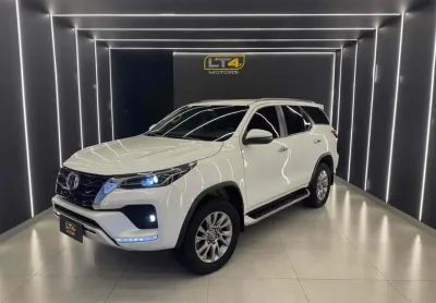 Toyota Hilux sw4 2023 2.8 d-4d turbo diesel srx 7l 4x4 automático