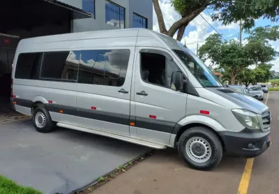 Mercedes sprinter 415 executiva 09 lugares – carteira b - 2019 raridade!!