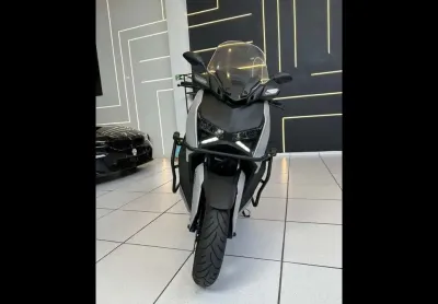 Yamaha xmax 250 connected 