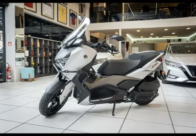 Yamaha xmax 250 connected 