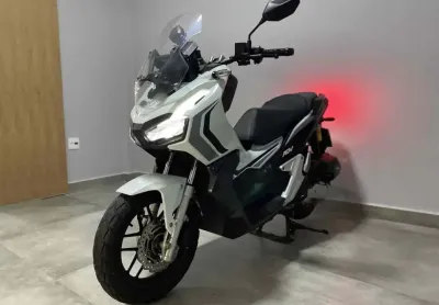 Honda adv 150 2022