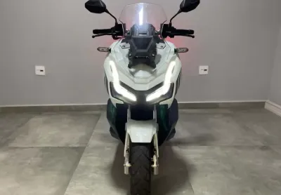 Honda adv 150 2022