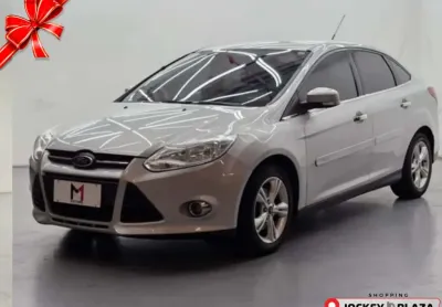 Ford focus sedan s 2.0