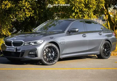 Bmw 330e m sport 2.0 turbo hibrida - cinza - 2021/2022