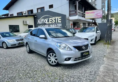 Versa 2013 completo