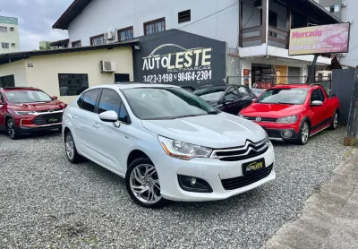 C4 lounge teto solar 94.000 km