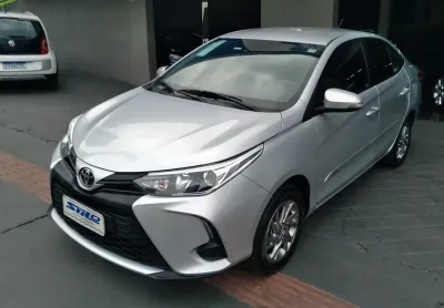 Toyota yaris sedan xs 1.5 automático + borboleta 2023/2024 prata