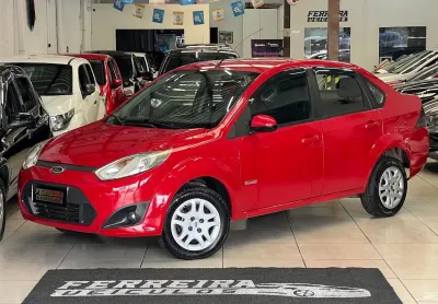  sedã compacto com motor 1.6 potente e ótimo espaço interno — perfeito para quem busca desempenho e 