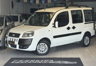  espaçosa, confortável e ideal para família grande ou transporte de passageiros, com capacidade para
