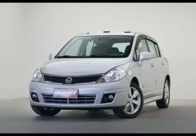 Nissan tiida flex automático