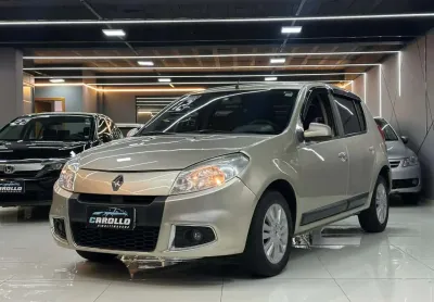 Renault sandero flex automático