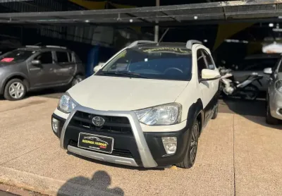 Toyota etios hb cross 2014