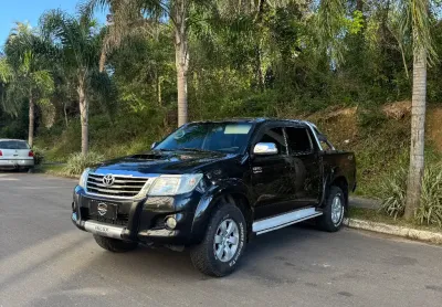 Hilux srv d4x4 3.0 automática 2013