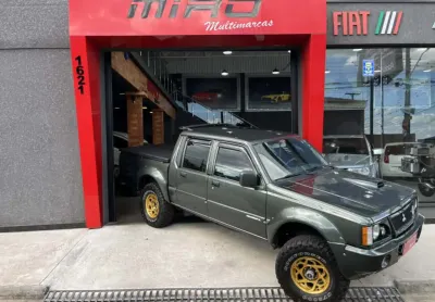 Mitsubishi L200 2.5 GLS HPE 4X4 CD 8V TURBO DIESEL 4P MANUAL