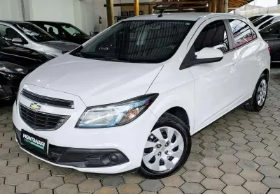 Chevrolet onix hatch lt 1.4 8v flexpower 5p mec.  - branca - 2012/2013