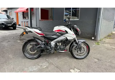 Bajaj dominar 160 2025