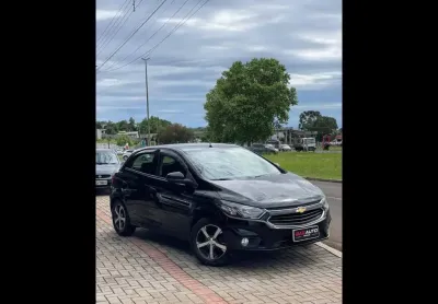 Chevrolet onix hatch ltz 1.4 8v flexpower 5p mec.  - preta - 2016/2017