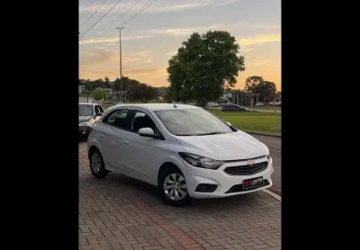 Chevrolet onix hatch lt 1.0 8v flexpower 5p mec.  - branca - 2016/2017