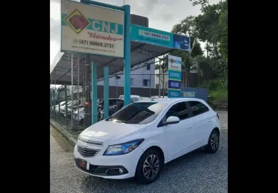 Chevrolet onix onix hatch ltz 1.4 8v flexpower 5p mec. - branca - 2015/2015