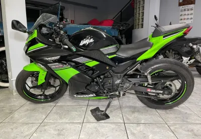 Kawasaki ninja 300 abs - 2016/2017 - 41.085 mil km - sem restrições 
