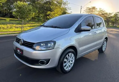 Volkswagen fox  1.6 gii 2014 - prata - 2013/2014