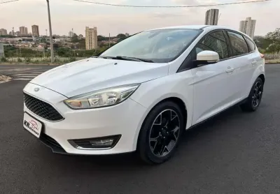 Ford Focus I/  SE AT 2.0HC 2017 - Branca - 2016/2017