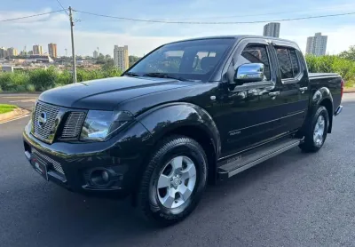 Nissan Frontier S 4X2 2014 - Preta - 2013/2014