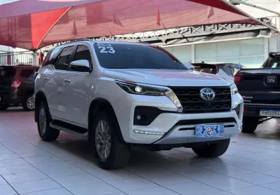 Toyota hilux sw4 2023 2.8 d-4d turbo diesel srx 4x4 automático