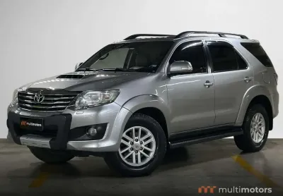 Toyota hilux sw4 sw4 srv d4-d 4x4 3.0 tdi dies. aut - prata - 2014/2015