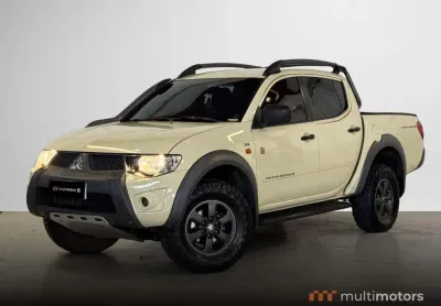 Mitsubishi L200 Triton MC SAVANA - Bege - 2014/2015