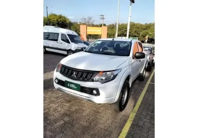 Mitsubishi l200 triton 2023 2.4 16v turbo diesel gl cd 4x4 manual