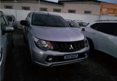 Mitsubishi l200 triton 2023 2.4 16v turbo diesel gl cd 4x4 manual