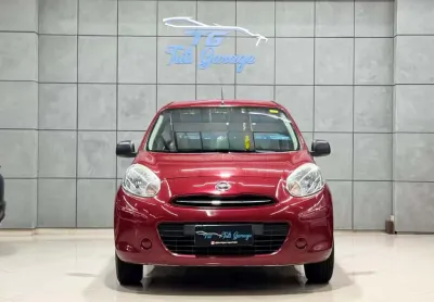 Nissan March 1.0 16V Flex Fuel 5p - Vermelha - 2012/2013