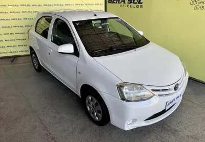 Etios x 1.3 16v flex 13/14 branco