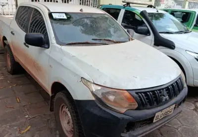 MITSUBISHI L200 TRITON HPE 3.5 CD V6 24V FLEX AUT.    Ano/Mod: 2018/2019  Cor: Branco